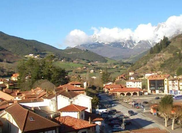 Apartamento Poco Trigo En Potes Luaran gambar