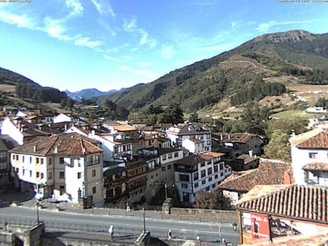 Apartamento Poco Trigo En Potes Luaran gambar